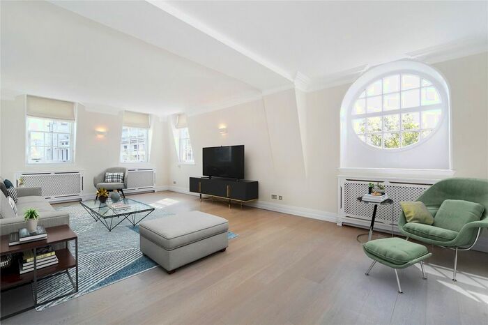4 Bedroom Flat To Rent In Hornton Court East, Kensington High Street, London, W8