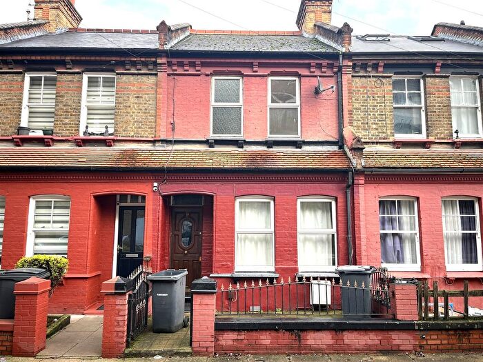 3 Bedroom Terraced House To Rent In Bury Road, London, N22