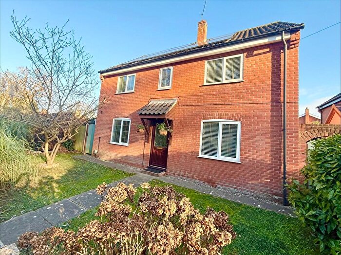 4 Bedroom Detached House For Sale In Yarmouth Road, Ormesby, Great Yarmouth, NR29