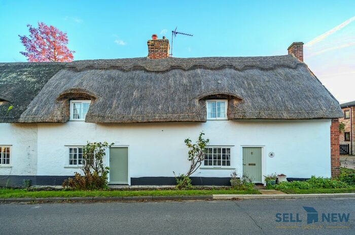 2 Bedroom Cottage For Sale In Long Row, Cambridge, CB23