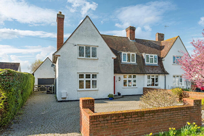 3 Bedroom Semi-Detached House For Sale In Pirton Road, Holwell, SG5