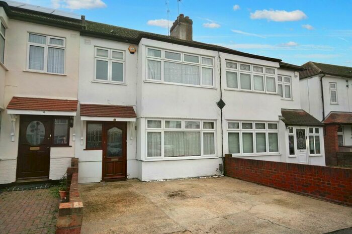 3 Bedroom Terraced House To Rent In Eaton Drive, Romford, RM5