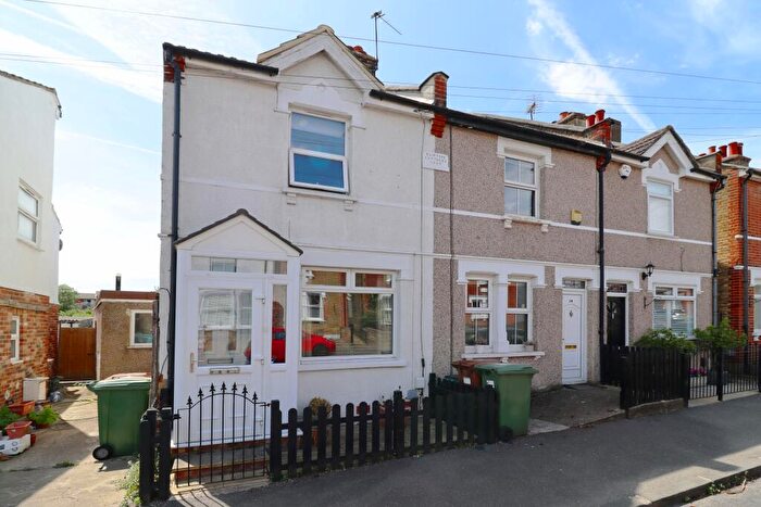 2 Bedroom Terraced House For Sale In Warwick Road, Bexley, Sidcup, DA14