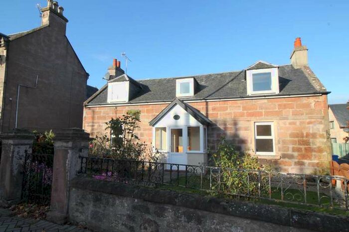 3 Bedroom Semi-Detached House To Rent In King Street, Nairn, IV12