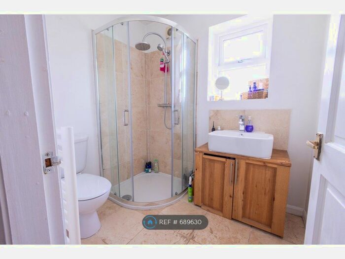 1 Bedroom Flat To Rent In Brownberrie Lane, Horsforth, Leeds, LS18