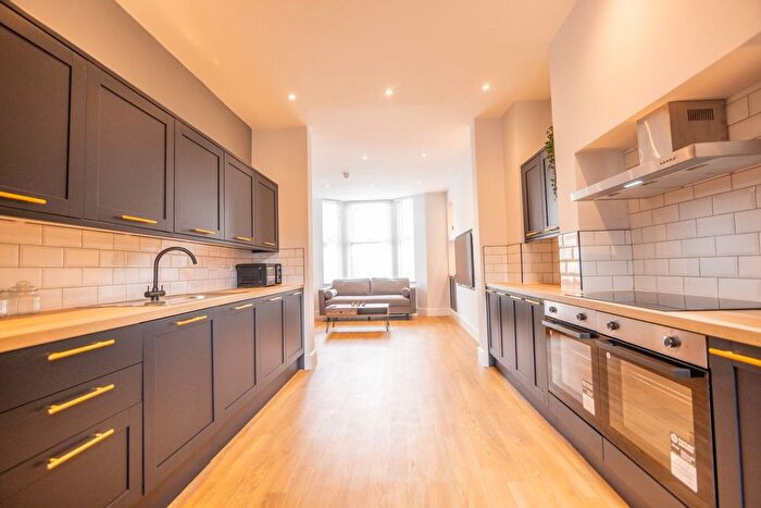 7 Bedroom Terraced House To Rent In Gresford Avenue, Liverpool, L17