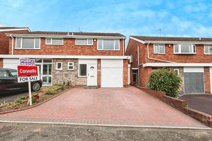 3 Bedroom Semi-Detached House For Sale In The Hawnelands, Halesowen, B63
