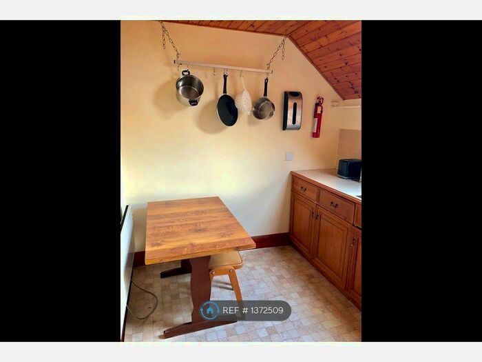 1 Bedroom Flat To Rent In Mains Of Craigmillar, Edinburgh, EH16