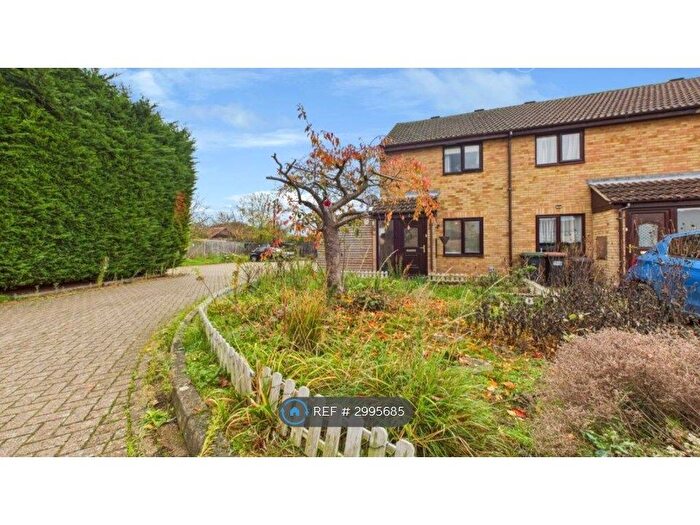 2 Bedroom End Of Terrace House To Rent In Swallowfield, Bedford, MK44