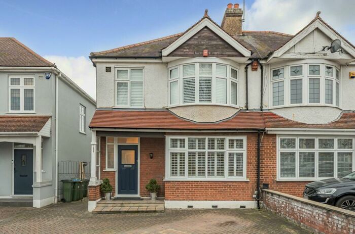 3 Bedroom Semi-Detached House To Rent In Footscray Road London, SE9