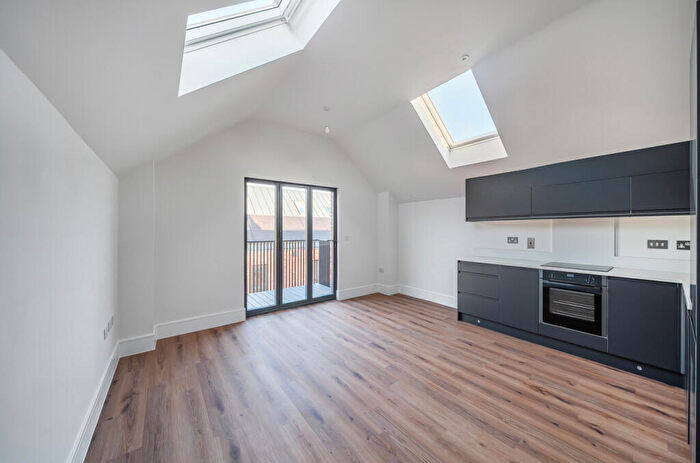 1 Bedroom Apartment For Sale In Cowley Road, East Oxford, OX4