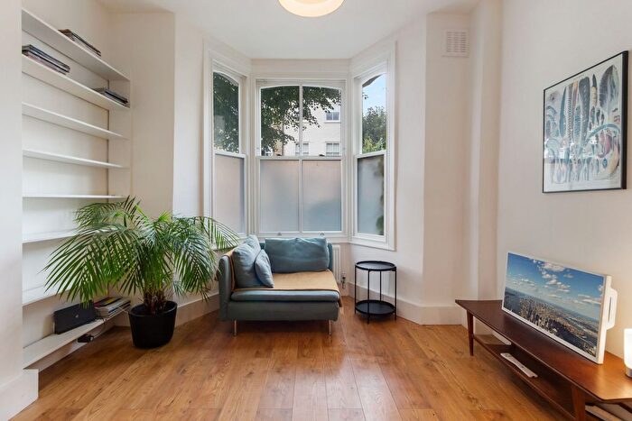 1 Bedroom Flat To Rent In Charteris Road, London, N4