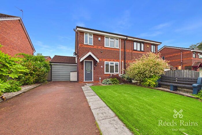 3 Bedroom Semi Detached House To Rent In Waterpark Drive, Liverpool, Merseyside, L28
