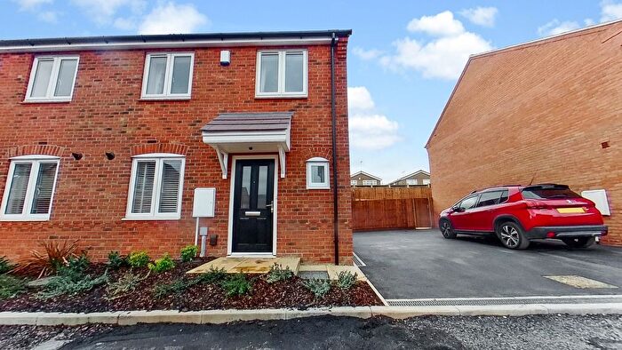 3 Bedroom Semi-Detached House To Rent In Pipistrelle Place, Littleover, Derby, DE23