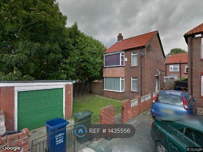 3 Bedroom Semi-Detached House To Rent In Rennington Place, Newcastle Upon Tyne, NE5