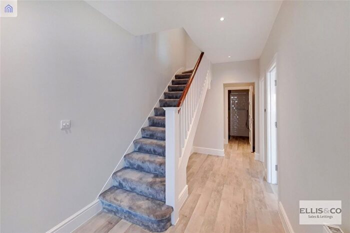 5 Bedroom Semi-Detached House To Rent In Park Chase, Wembley, HA9