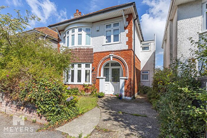3 Bedroom Detached House For Sale In Rowena Road, Bournemouth, BH6