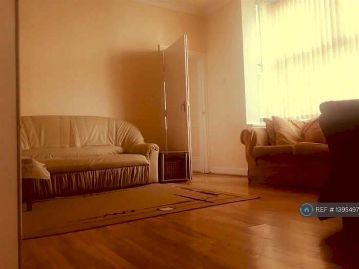 2 Bedroom Flat To Rent In Waterloo Road, Stoke On Trent, ST6