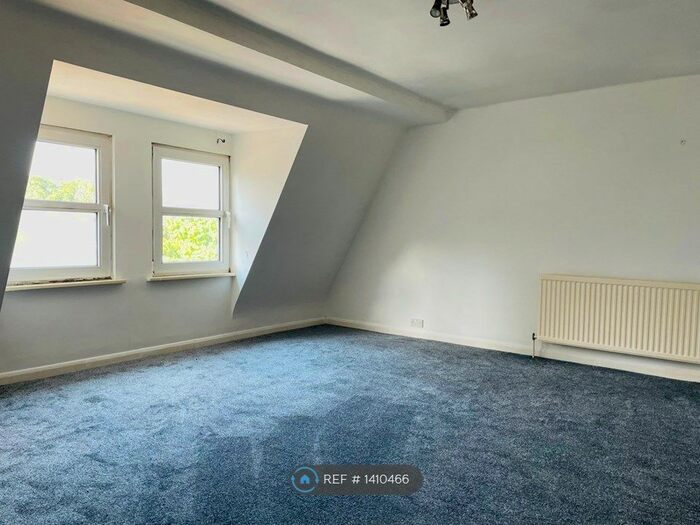 1 Bedroom Flat To Rent In Hamilton House, Sutton, SM2