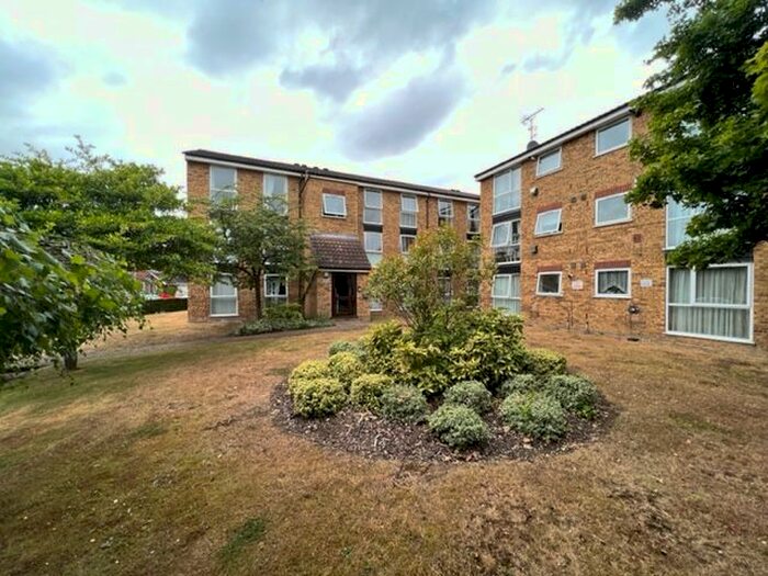 2 Bedroom Flat To Rent In Melville Close, Ickenham, UB10