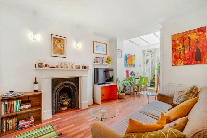 2 Bedroom Flat To Rent In Ifield Road London, SW10
