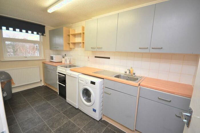 1 Bedroom Flat To Rent In Bellflower Path, Romford, Essex, RM3