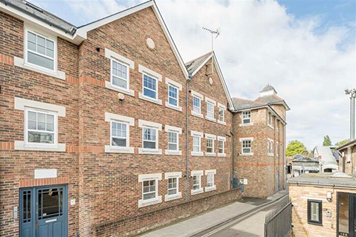 1 Bedroom Flat To Rent In South Worple Way, Mortlake, SW14
