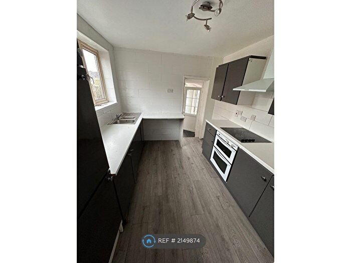 4 Bedroom End Of Terrace House To Rent In Grove Road, Grays, RM17