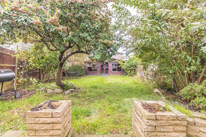 4 Bedroom Property To Rent In Cheyne Hill, Surbiton, KT5