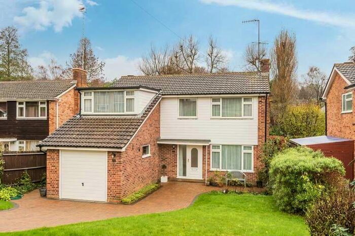 4 Bedroom Detached House To Rent In Windmill Way, Reigate, RH2