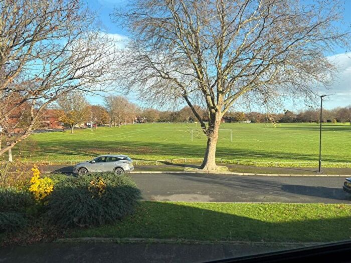 5 Bedroom End Of Terrace House For Sale In Parry Avenue, Beckton, London, E6