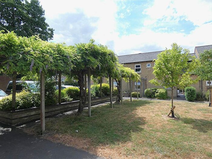 2 Bedroom Flat To Rent In St Bedes Crescent, Cambridge, CB1