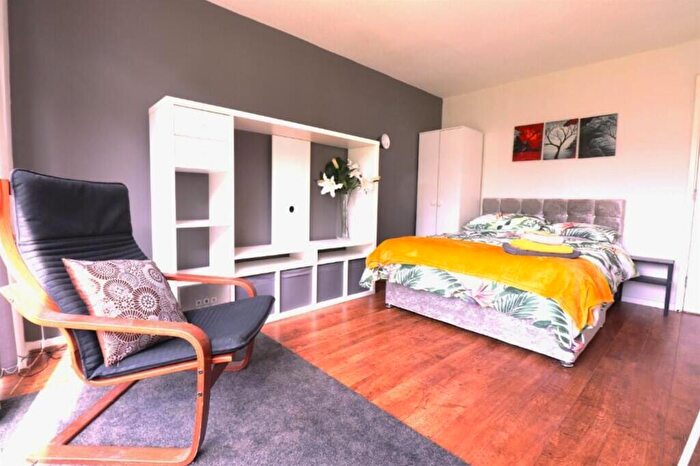 3 Bedroom Terraced House To Rent In Parker Street, Birmingham, B16