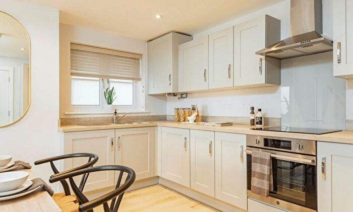 2 Bedroom Flat For Sale In Fontwell Meadows, Fontwell, BN18