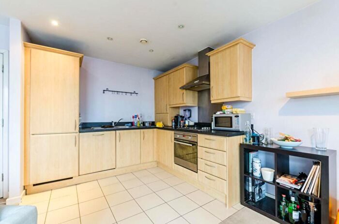 2 Bedroom Flat To Rent In Pancras Way, Bow, London, E3