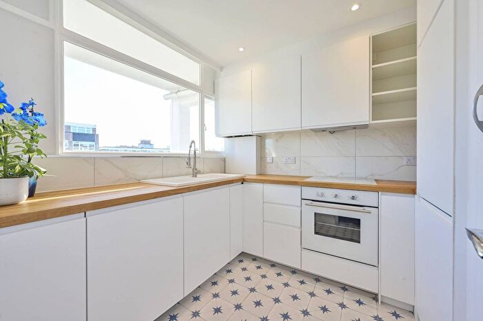 2 Bedroom Flat For Sale In Kersfield Road, Putney, London, SW15