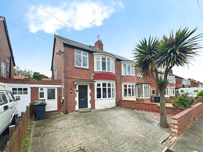 3 Bedroom Semi-Detached House For Sale In Seacrest Avenue, Cullercoats, NE30