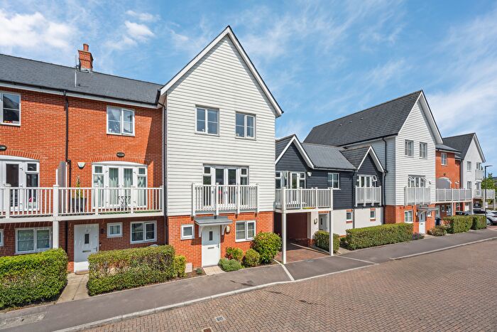 4 Bedroom Town House For Sale In Venics Way, High Wycombe, Buckinghamshire, HP11