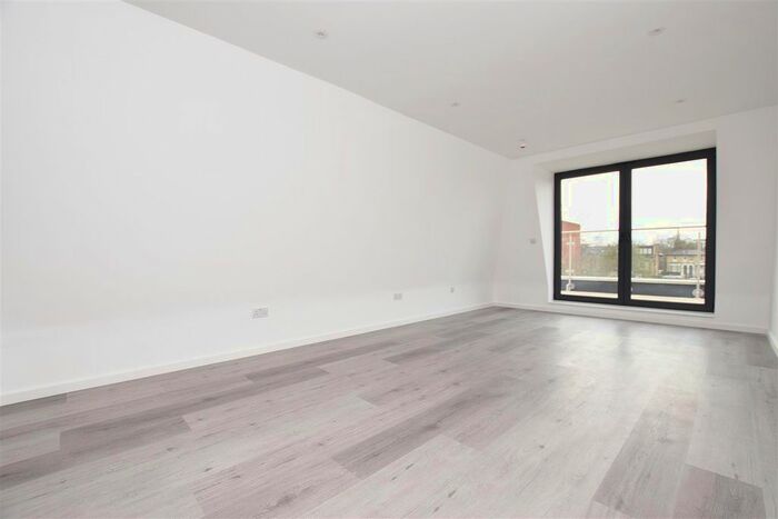 1 Bedroom Flat To Rent In High Street, Hampton Hill, Hampton, TW12