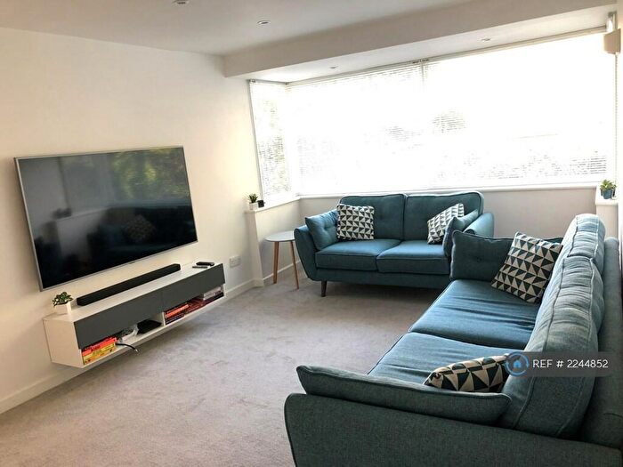 2 Bedroom Flat To Rent In Seldown Court, Poole, BH15