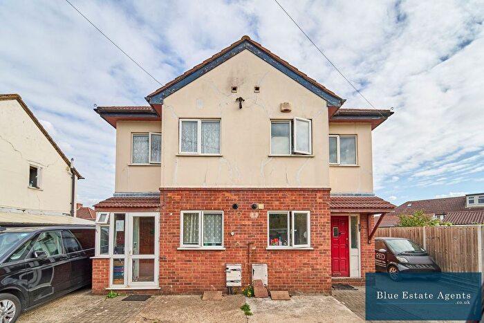 2 Bedroom Semi-Detached House For Sale In Dudset Lane, Hounslow, TW5