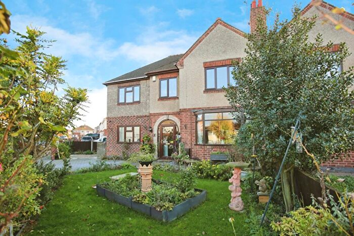 5 Bedroom Semi-Detached House For Sale In Daniel Road, Mancetter, CV9