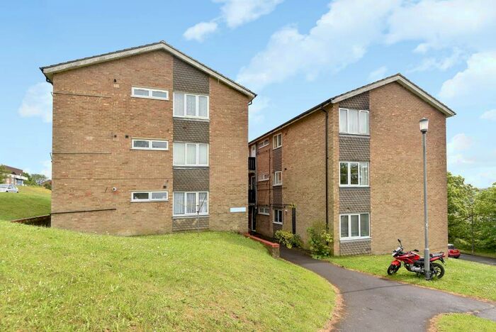2 Bedroom Apartment To Rent In High Wycombe, Buckinghamshire, HP13