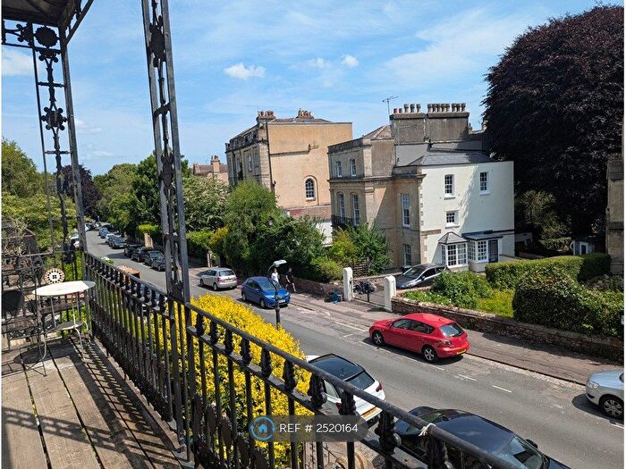 2 Bedroom Flat To Rent In Richmond Park Road, Bristol, BS8