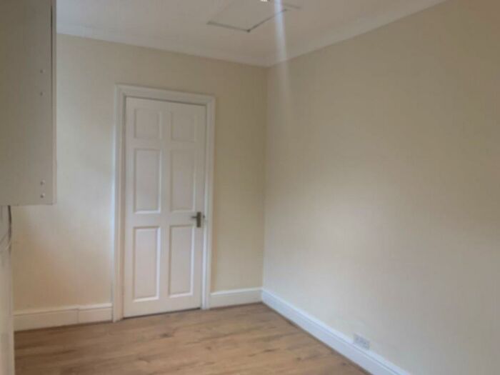1 Bedroom Maisonette To Rent In Dock Road, Tilbury, RM18