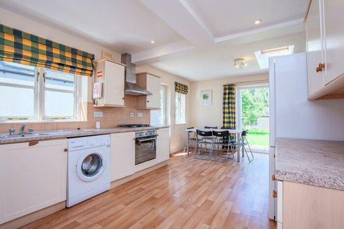 5 Bedroom House To Rent In Old Road Headington, OX3
