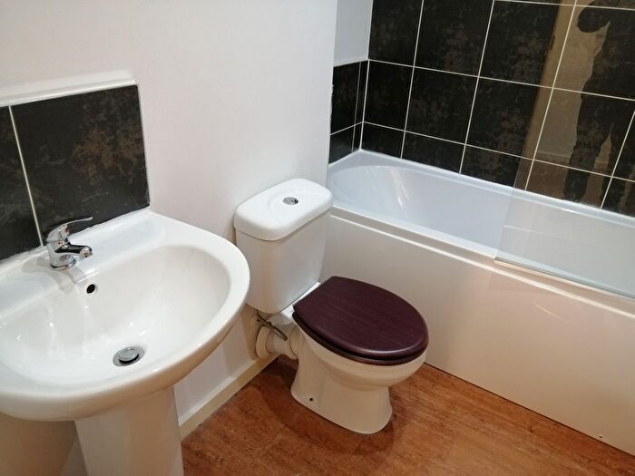1 Bedroom Flat To Rent In Seymour Grove, Old Trafford, Manchester, M16