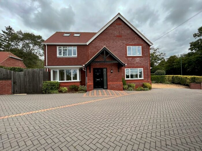 4 Bedroom Town House To Rent In Torton Hill Road, Arundel, BN18