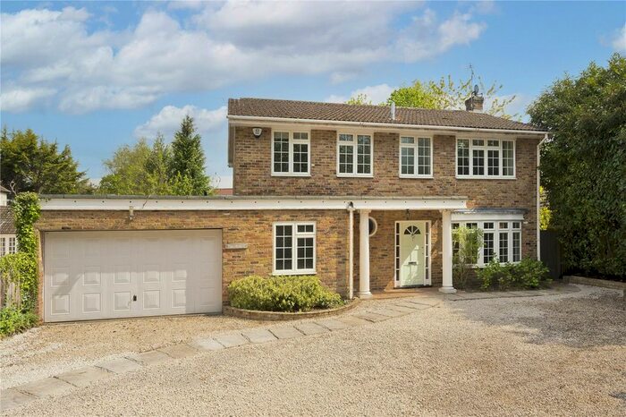 4 Bedroom Detached House To Rent In Queens Road, Weybridge, Surrey, KT13