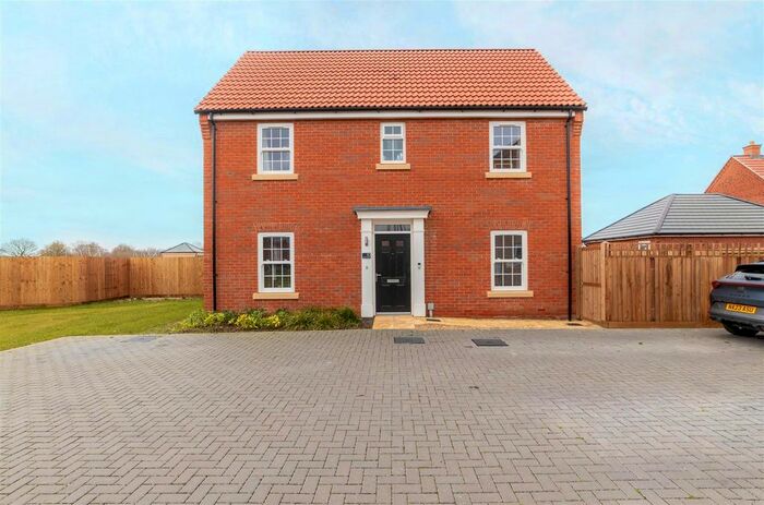 3 Bedroom Detached House For Sale In Ferrers Gardens, Wymondham, NR18